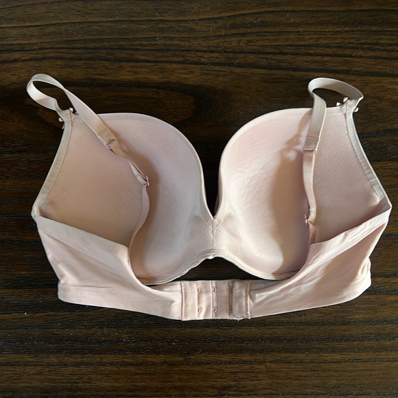 Victoria’s Secrete - 34D - Nude Plunge Bra - Picture 3 of 6